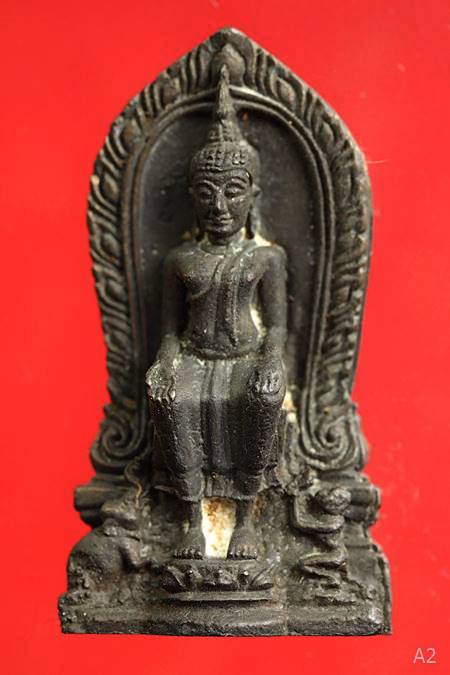 รูปหล่อหลวงพ่อโต วัดป่าเลไลย์ จ.สุพรรณบุรี เนื้อนวะโลหะ ตอกโค๊ต ปี 2515 พร้อมกล่องเดิม