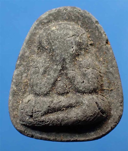 ขายขาดทุน!!!พระปิดตาหลวงปู่เฮี้ยง วัดป่าฯ พ.ศ.๒๕๐๘ พิมพ์ปีกกว้างหลังแบบ+บัตรรับรองพระแท้*183