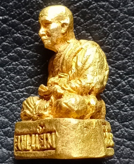 รูปหล่อเหมือน หลวงปู่แย้ม วัดตะเคียน เคาะเดียว