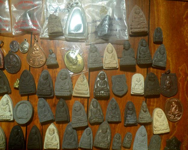 หลวงปู่ทวด วัดช้างไห้ ออกหลากหลายวัด รู้ที่บ้าง ไม่รู้ที่ รว มๆชุด100องค์ พระเหมาบ้านมาสุดคุ้มครับ