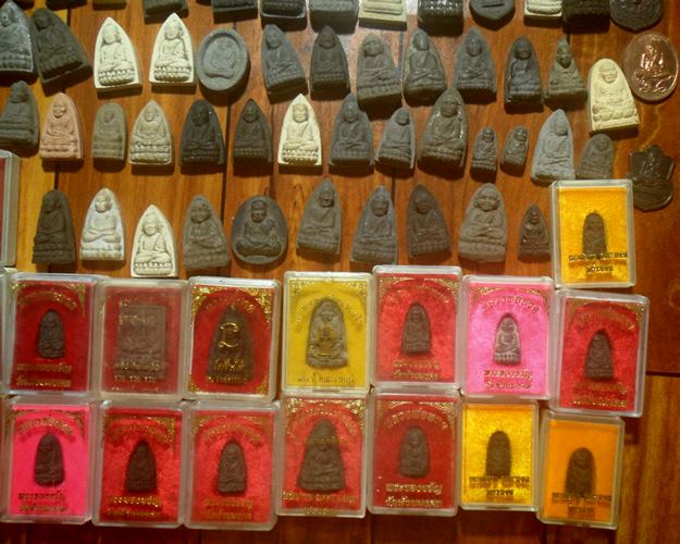 หลวงปู่ทวด วัดช้างไห้ ออกหลากหลายวัด รู้ที่บ้าง ไม่รู้ที่ รว มๆชุด100องค์ พระเหมาบ้านมาสุดคุ้มครับ