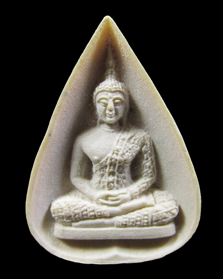 พระแก้วมรกต หลัง ภปร. ปี 2530 ทรงเครื่องฤดูฝน