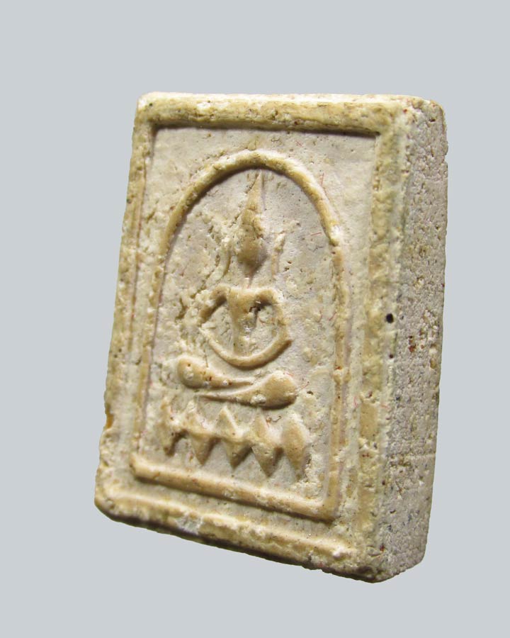 ผงอิทธิเจกรุวัดสัมฤทธิ์ หลวงพ่อเชื้อ วัดเยื้องคงคาราม (ฐานบัว) ปี39