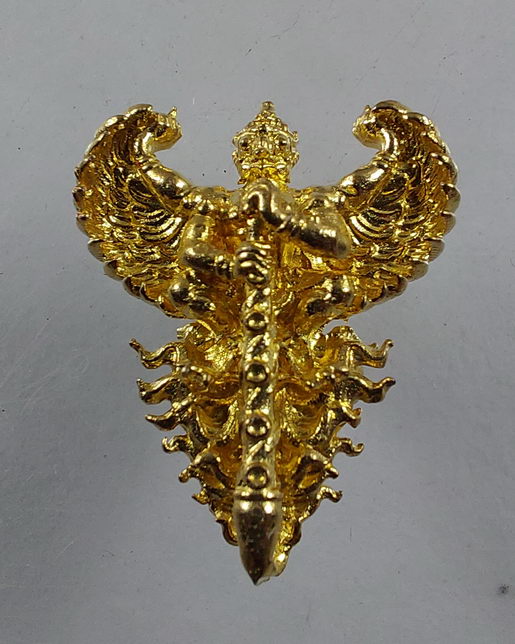 " พญาครุฑอุปคุต หลวงพ่อปกรณ์ วัดถ้ำผาแด่น จ.สกลนคร สวยๆครับ "