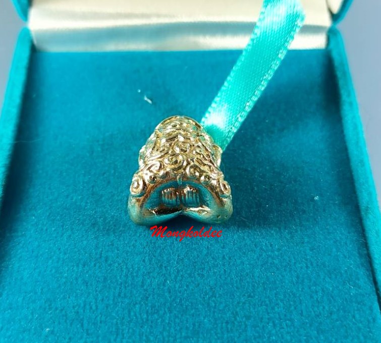 พระปิดตาอุตตโม รุ่นแรก หลวงพ่อรัตน์ วัดป่าหวาย จ.ระยอง ปี 55 เนื้อเงินบริสุทธิ์ No.198