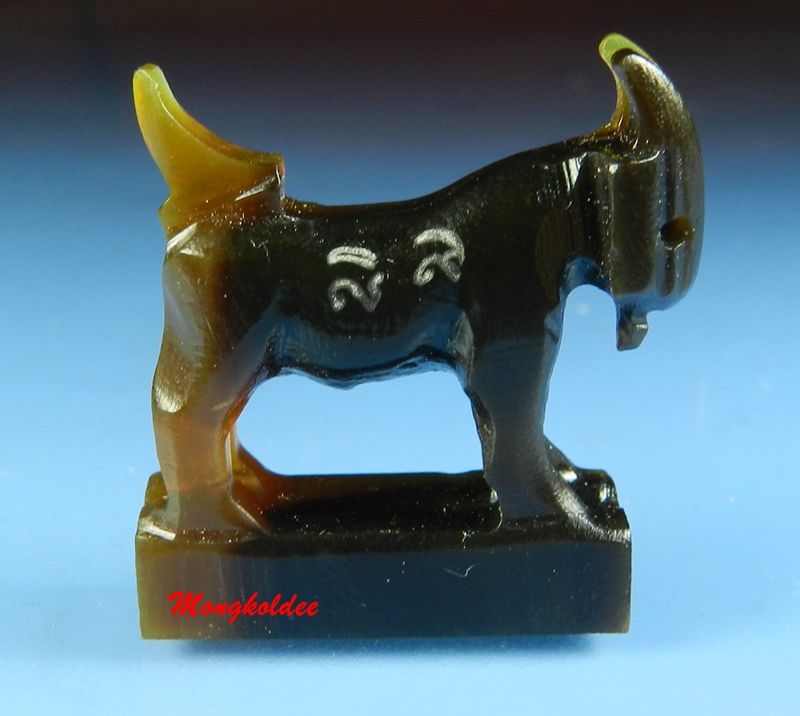 แพะมหาเสน่ห์ (ตัวใหญ่) แกะจากเขาควาย สีน้ำผึ้งเข้ม หลวงพ่อสิน วัดละหารใหญ่ จ.ระยอง No.33