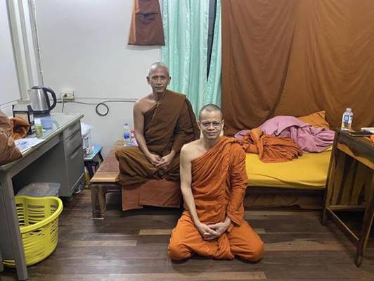 เหรียญประสบการณ์ หลวงพ่อคูณ รุ่น ย้อนยุครุ่นสร้างบารมี ปี 19 ออกวัด ใหม่อัมพวัน ปี 54 เนื้อ นวะ หมาย