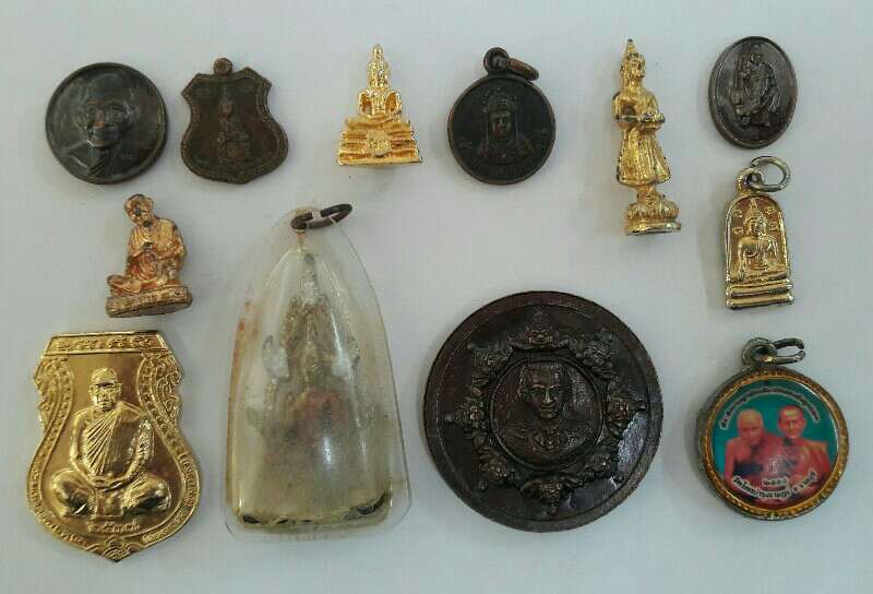 พระบ้าน เคาะเดียว