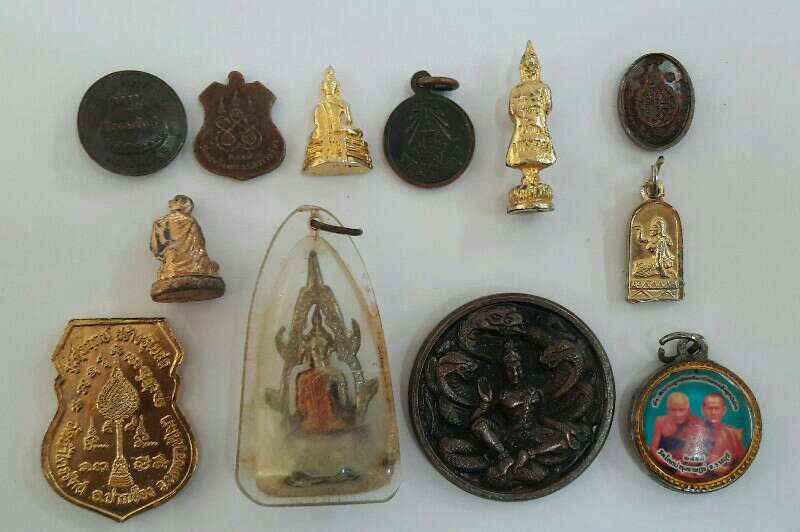 พระบ้าน เคาะเดียว