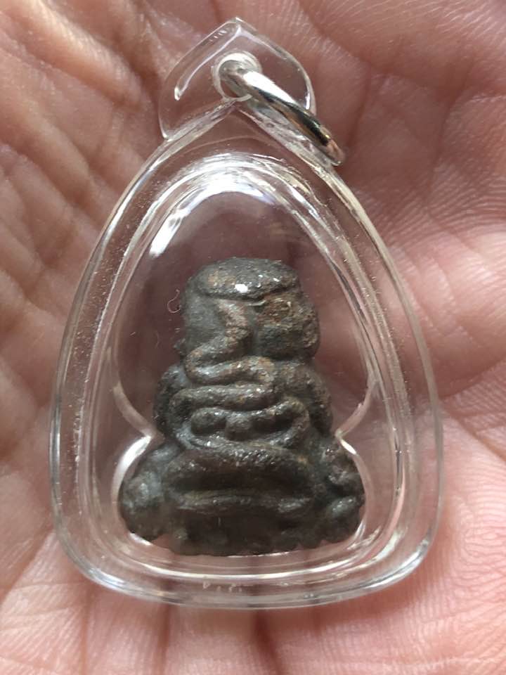 พระปิดตาเนื้อแร่