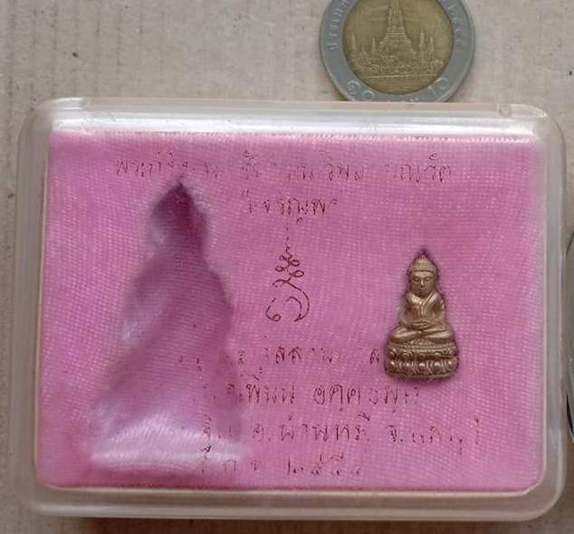 พระชัยวัฒน์ วิมลสมรวัตร เจริญพร7รอบ หลวงพ่อเพี้ยน วัดเกริ่นกฐิน ปี2554 เนื้อสัมฤทธิ์เหลือง+กล่อง