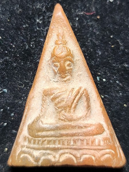 วัดถ้ำธารทองแดง  สระบุรี  พระสมเด็จนางพญา เนื้อดิน