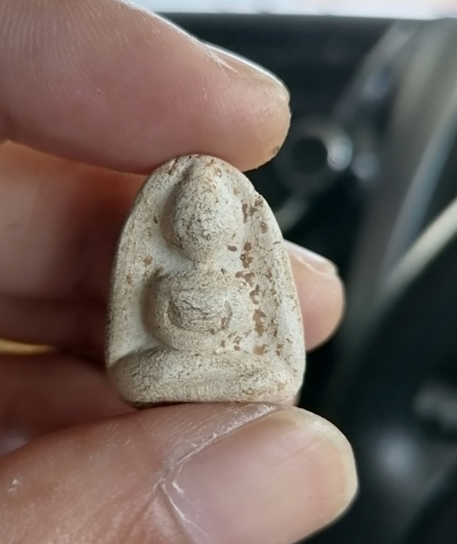 พระ​ผง​วัด​ประสาท​บุ​ญญา​วา​สปี​06​ พิมพ์​ตุ๊กตา​ใหญ่​