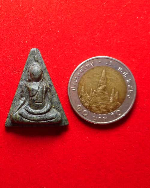  พระนางพญาหินแม่น้ำโขงแกะพระอาจารย์จันมี อนาลโย วัดป่าแก้งใหม่ จังหวัดหนองคาย 