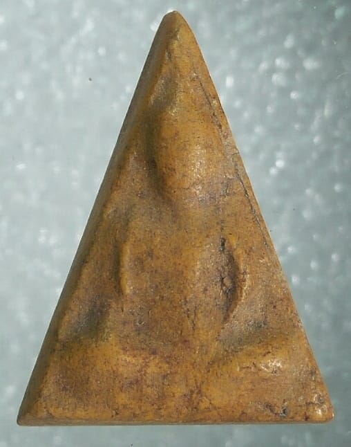 พระสมเด็จนางพญา เนื้อผงน้ำมัน 