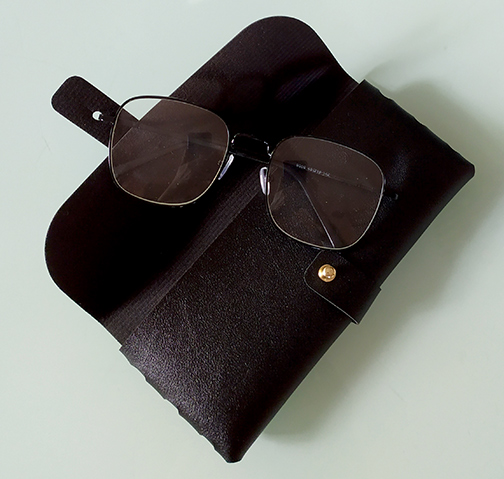 แว่นสายตายาว ขาสปริง Black Metal Frame ดีไซน์สวย เลนส์คมชัด สบายตา อ่านหนังสือ เล่นมือถือ ชัดเจน