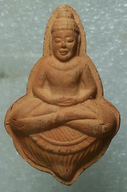 พระเนื้อดิน พิมพ์หลวงพ่อลี ออกวัดหินกอง จันทบุรี 