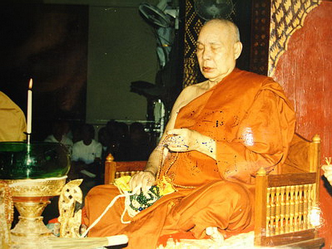 พระสมเด็จตะกรุดทองคำ หลวงพ่ออุตตมะ วัดวังก์วิเวการาม จ.กาญจนบุรี สวยมากค่ะ