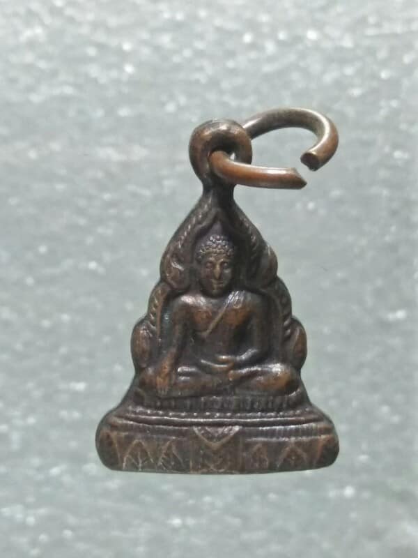 เหรียญหลวงเพชร  ฝังลูกนิมิตวัดใดน้ำขุ่น  พิจิตร 