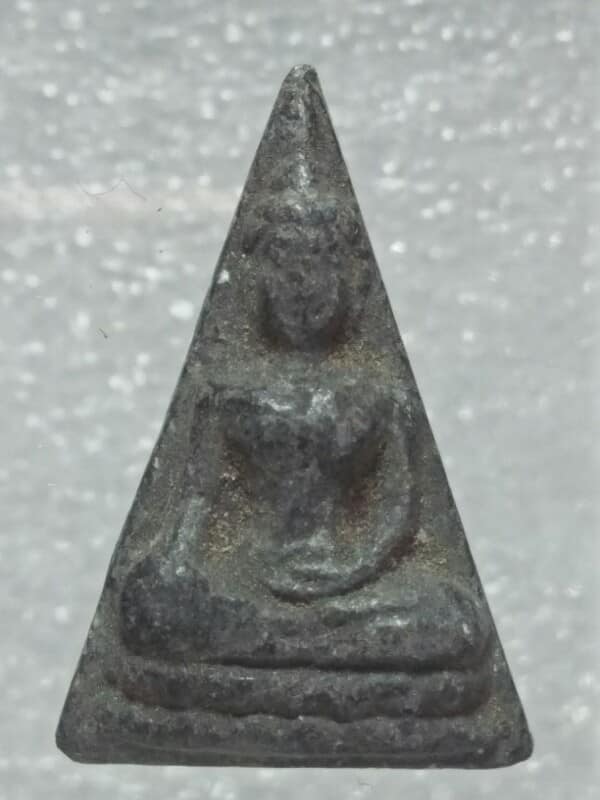 พระนางพญาเนื้อผง ๒