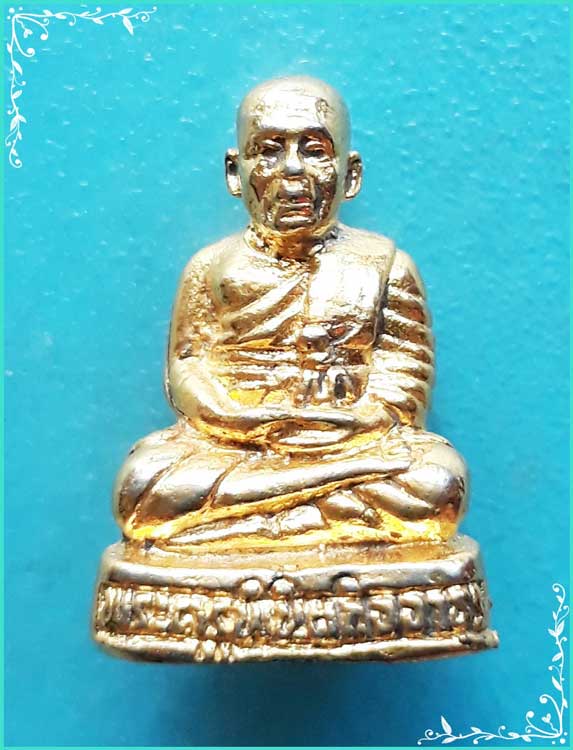 ..พระครูพินิตกิจจาธร วัดวังจิก พระรูปหล่อ ลอยองค์ กะไหล่ทอง รุ่นเสาร์ห้า..