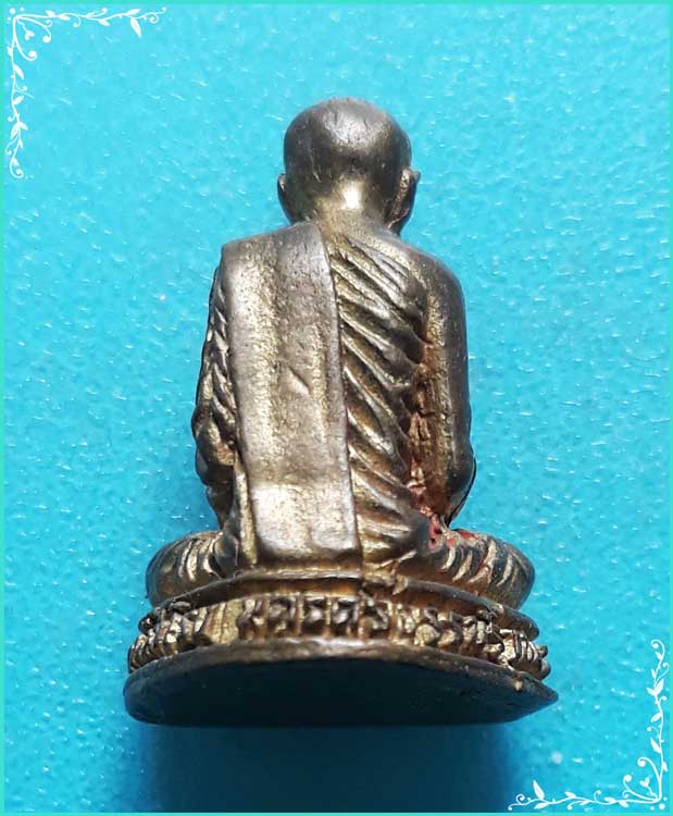 ..ลป.แก้ว วัดสำโรง พระรูปหล่อ ลอยองค์ เนื้อทองผสม..