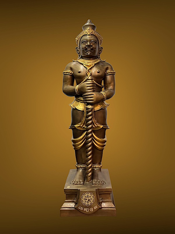 ท้าวเวสสุวรรณ บารมีประทานทรัพย์ เนื้อสำริดปัดทอง วัดพระบรมธาตุ นครศรีธรรมราช