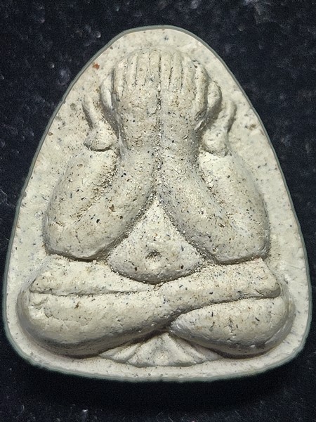 วัดขนอนเหนือ อยุธยา พระปิดตาเนื้อผง รุ่นมหาเศรษฐี  ปี 2557 ผงเก่า หลวงพ่อพรหม 