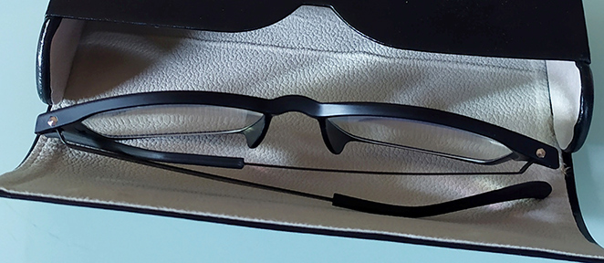 แว่นสายตายาว SOLID FRAME แท้ ของใหม่ ดีไซน์สวย กรองแสงสีฟ้า Blue Block ผลิตจาก Titanium และ TR90