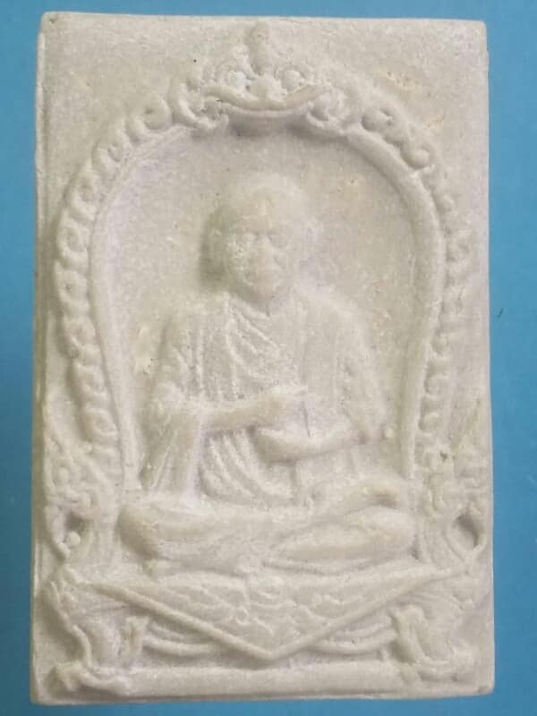 พระสมเด็จพิมพ์นิยมรุ่น๑ หลวงพ่อเงินเด่น วัดขุนทิพย์ อยุธยา ปี๓๕  + กล่อง   เคาะเดียวครับ