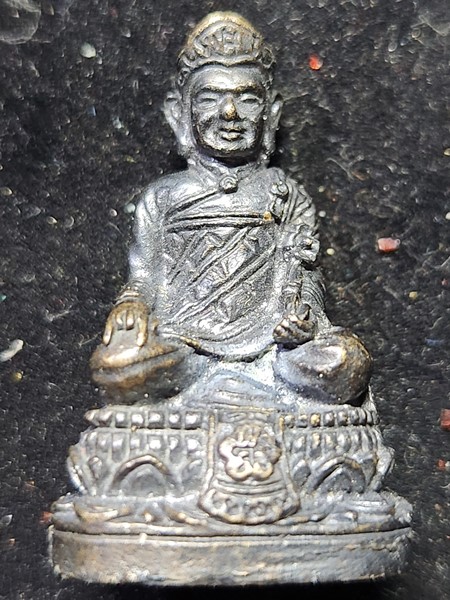 รูปหล่อไต่ฮงกง 