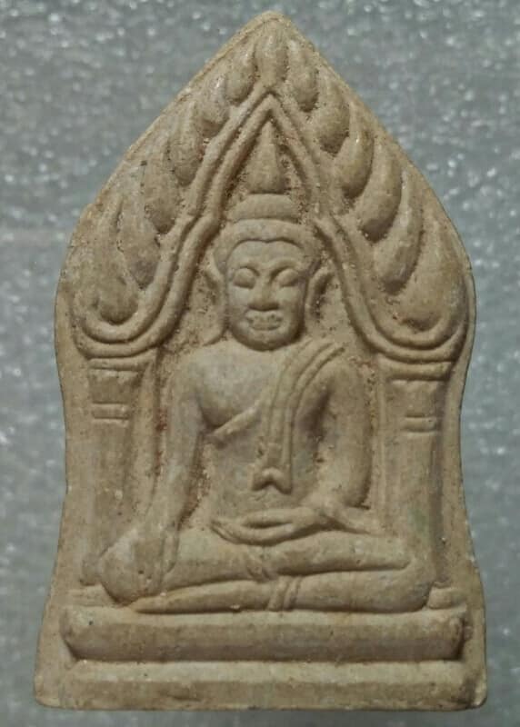 พระยอดขุนพล เนื้อผงหลังยันต์ 