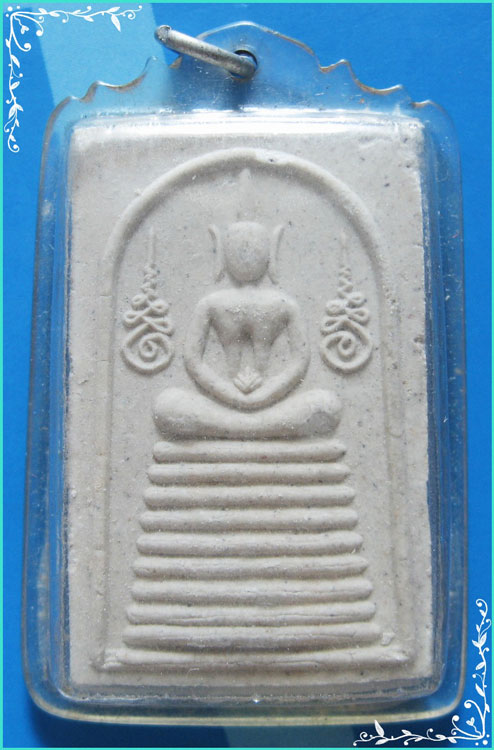 ..ลป.คำคะนิง วัดถ้ำคูหาสวรรค์ อบ. พระสมเด็จ พิมพ์แซยิด หลังรูป ปี 34 เลี่ยมเก่า..