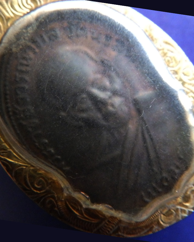 เหรียญรุ่นแรก หลวงพ่อแช่ม วัดนวลนรดิศ กรุงเทพฯ พ.ศ. 2510 เนื้อทองแดง เลี่ยมทอง สวยมาก