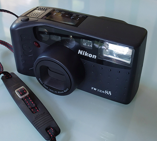 กล้องฟิลม์ NIKON TW Zoom85 สีดำ ดีไซน์สวยคลาสสิค ตามสไตล์นิคอน บอดี้ยังสวยตามรูป
