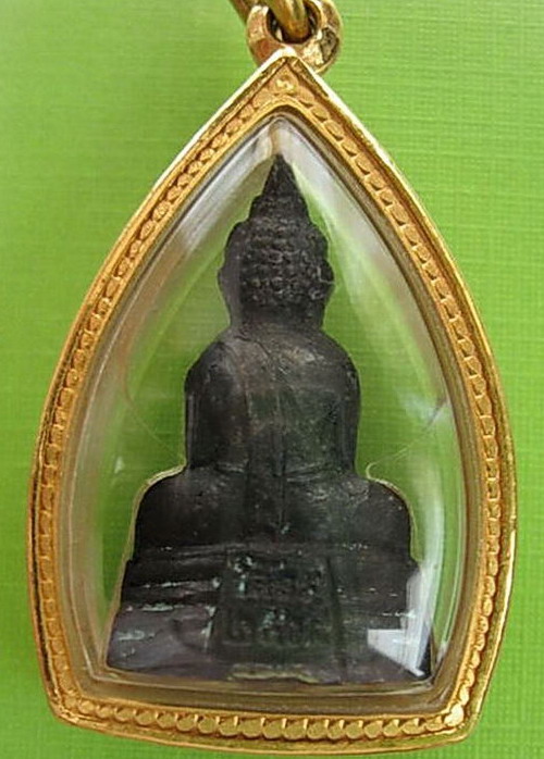 K1-   หลวงพ่อโสธร ปี 2508 พิมพ์หน้าเล็ก เลี่ยมทอง สวยครับ 