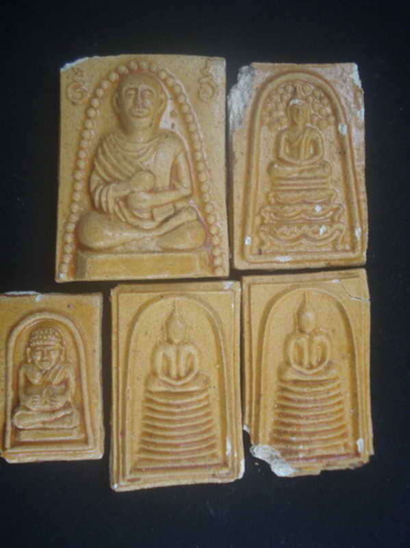 K1005 พระเนื้อผง 5 องค์ วัดเกาะกลอย หลวงปู่ทิมปลุกเสก ปี16