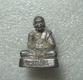 K1607 รูปหล่อลอยองค์ หลวงปู่นิล วัดครบุรี เสาร์๕ ปี๓๗ เนื้อเงิน.....เชิญคร้าบบบ