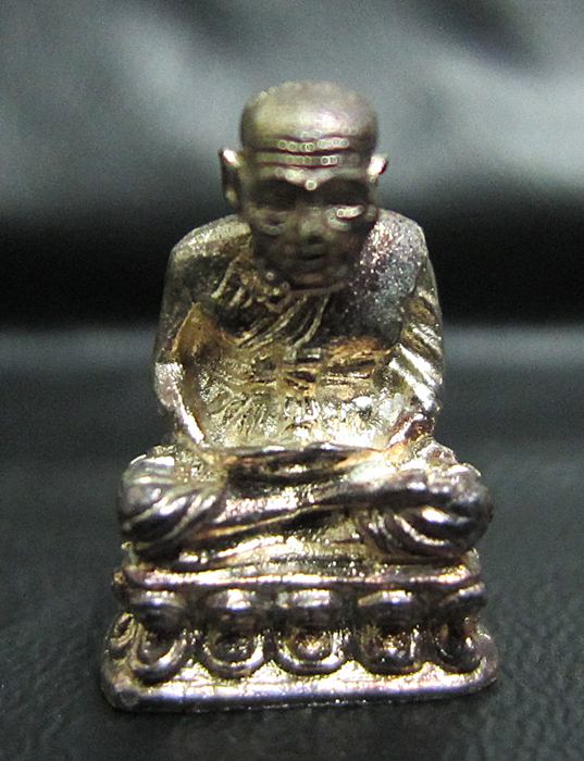 K1678 หลวงปู่ทวดจิ๋วเนื้อเงิน ซองเดิมวัดช้างไห้ ได้มาปี36
