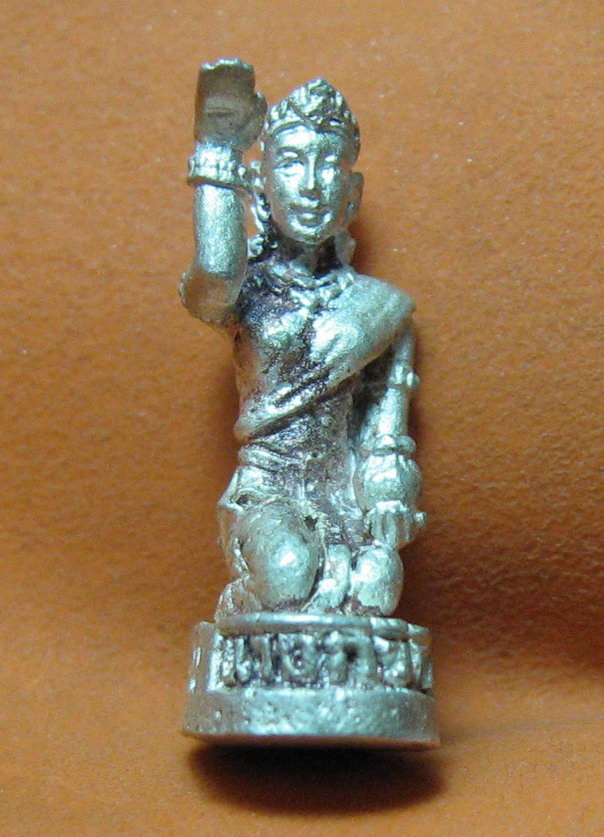 K1705 เหรียญนางกวักสวยๆ เนื้อเงินบรรยายตามภาพ