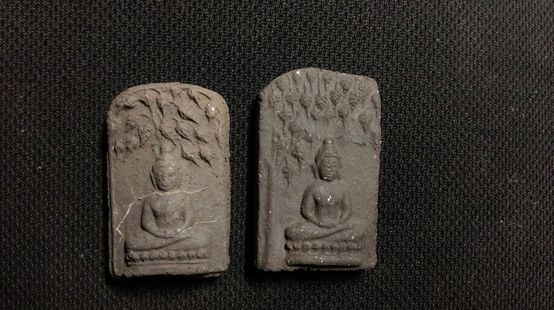 K1932  พิมพ์ปรกโพธิ์เล็ก 2 องค์พระผงกระดูกผี พ่อท่าน เจิม วัดหอยราก พ.ศ. 2499