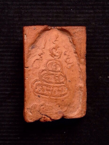 K2011นางกวักเนื้อดินเจ้าคุณนรอธิฐานจิต2495สภาพเดิมๆครับ