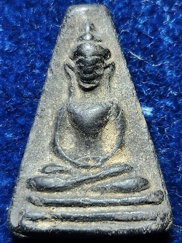 พระผงสุพรรณ รุ่นจงอางศึก แจกทหารไปรบที่อินโดจีน  เนื้อดำ