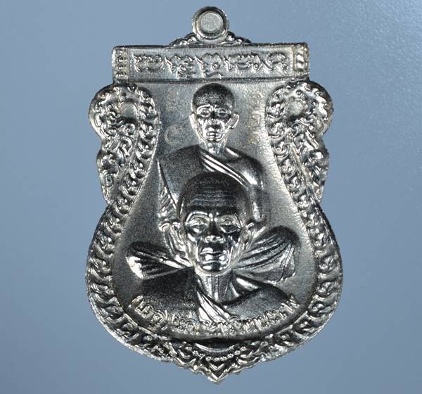 K2221 เหรียญเสมาพุทธซ้อน หลวงพ่อคูณ วัดบ้านไร่ รุ่นแรก เนื้ออัลปาก้าหลังแบบลงยา เลข 622