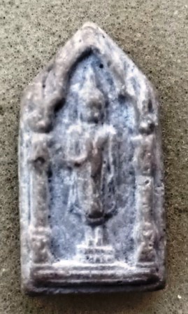 พระประจำวันจันทร์ปางห้ามญาติเนื้อผงน้ำมัน วัดพระพุทธบาท สระบุรี ปี 2525