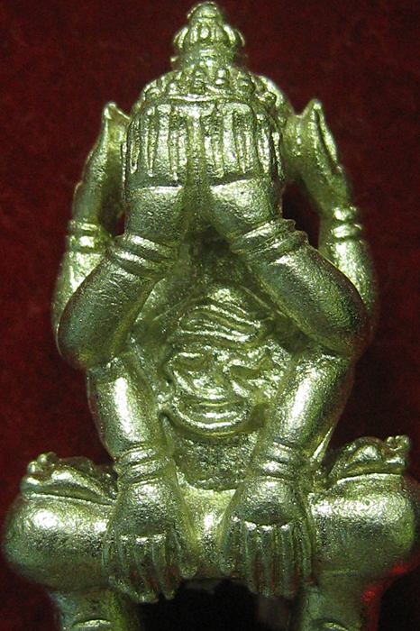  พระปิดหัวจรวด 2 เนื้ออัลป้ามีเดือยก้นอุดมวลสาร สร้างเฉพาะชุดกรรมการ 199 องค์