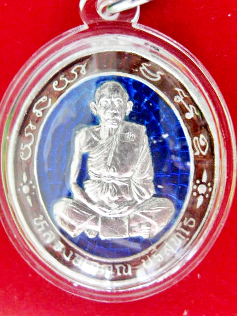 หลวงพ่อคูณ เหรียญคูณเซงลี้ฮ้อ เนื้อเงินลงยาสองสีสวยงาม สร้างเมื่อปี 2537