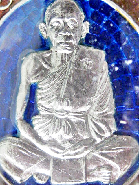 หลวงพ่อคูณ เหรียญคูณเซงลี้ฮ้อ เนื้อเงินลงยาสองสีสวยงาม สร้างเมื่อปี 2537