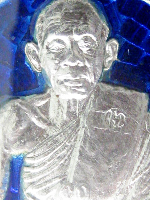 หลวงพ่อคูณ เหรียญคูณเซงลี้ฮ้อ เนื้อเงินลงยาสองสีสวยงาม สร้างเมื่อปี 2537