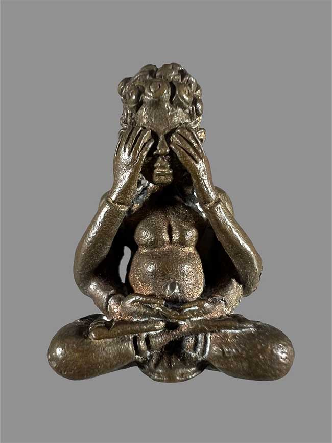 พระปิดตาเจ้าเงาะ รุ่นแรก หลวงพ่อดำ วัดสันติธรรม อ. อรัญประเทศ จ.สระแก้ว ปี ๒๕๔๕